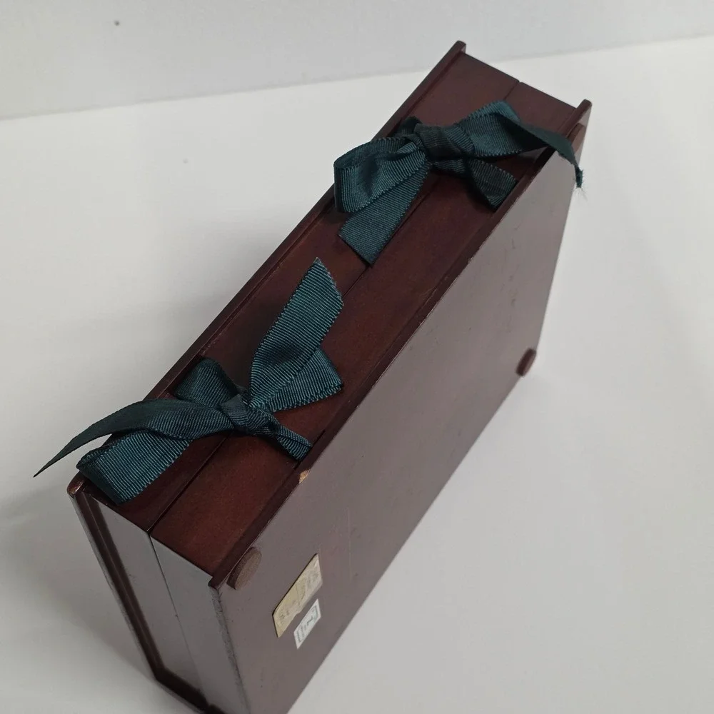 Vintage 1994 Bombay Company Wood Stationery Box Ribbon Tie Mahogany Finish